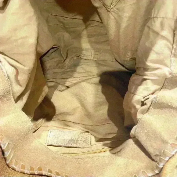 Free People Isle Distressed Tote Bag Tan Cowhide Hobo Metal Dangles suede Rare - Picture 12 of 16